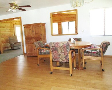 Kitchen to Dinette Area