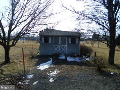 300 Investigate Ln, Glengary, WV 25421 - photo 5