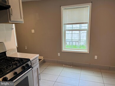 608 S 5th St unit 2, Camden, NJ 08103 - photo 2