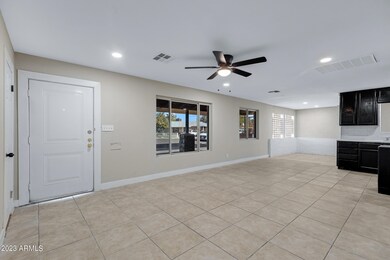 4426 N 34th Dr-5