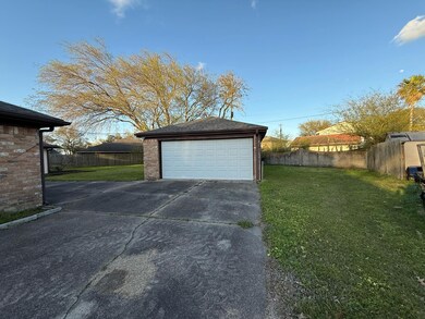 Detached 2 car garage