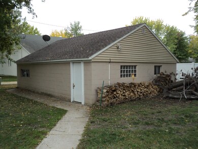 112 South St E, Eagle Bend, MN 56446 - photo 4