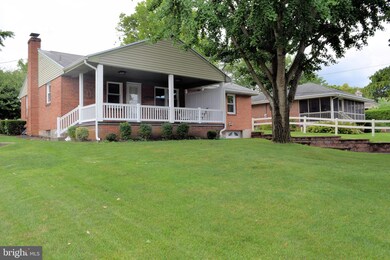 847 E Maple St, Palmyra, PA 17078 - photo 5