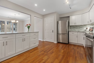 2113 Ammer Ridge Ct unit 201, Glenview, IL 60025 - photo 3