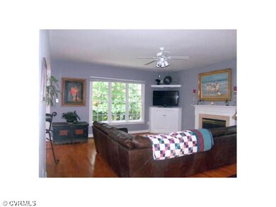 Den/Family/Great Room - The family room offers woo