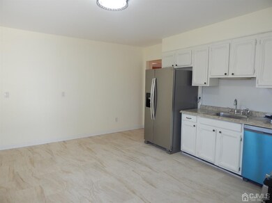 102 Wisteria St unit 1, Edison, NJ 08817 - photo 4
