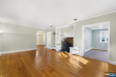 654 Suffern Rd, Teaneck, NJ 07666 - photo 4