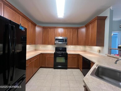 326 Sloan Ct unit 326, Matawan, NJ 07747 - photo 5