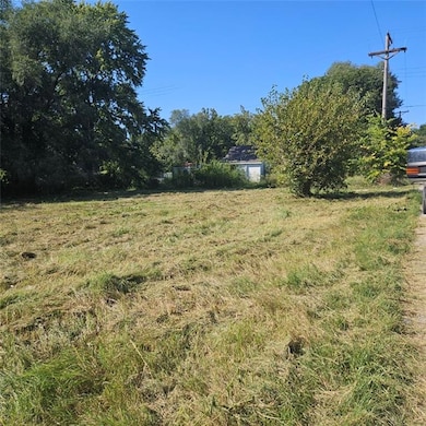 201 Sitter St, Pleasant Hill, MO 64080 - photo 2