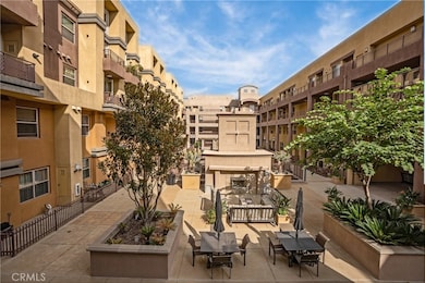 Burbank Village Walk unit 206, Burbank, CA 91502 - photo 5