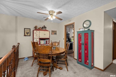 2422 E 51st St unit E, Davenport, IA 52807 - photo 6