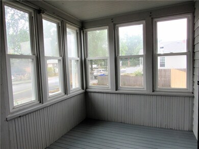 42 Riverview Ave, Pawtucket, RI 02860 - photo 4