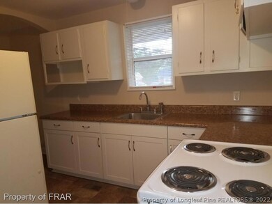 639 Mcbain Dr, Fayetteville, NC 28305 - photo 3