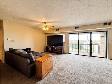 1201 Dutilh Rd unit 12, Cranberry Township, PA 16066 - photo 4