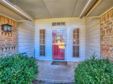 1008 NE 25th St, Moore, OK 73160 - photo 3