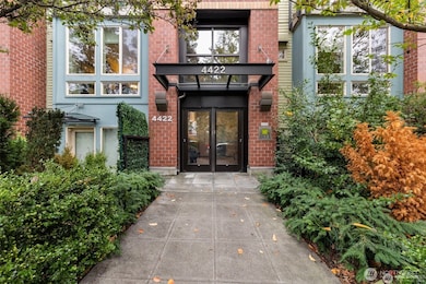 4422 Bagley Ave N unit 303, Seattle, WA 98103 - photo 2