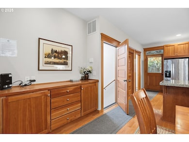 1807 Columbia St, Hood River, OR 97031 - photo 4