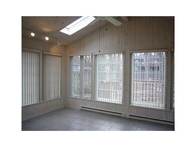 4-Seasons Porch/Room. Great place for entertaining