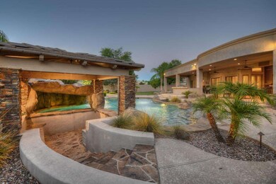 024_Sunken Pool Bar