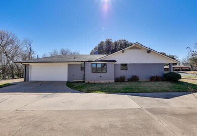 918 Cook Dr, Grand Prairie, TX 75050 - photo 3