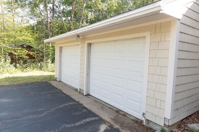 137 Fairview Ave, Conway, NH 03818 - photo 2