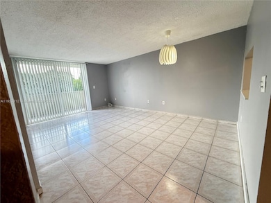 Samari Lake unit 2424, Hialeah, FL 33016 - photo 6