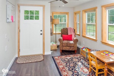 42-Front Entry_DMD_2806