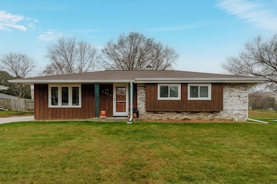 1023 S Knollwood Dr, Saukville, WI 53080 - photo 5