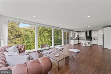 1100 Hillcrest Dr SW, Vienna, VA 22180 - photo 2