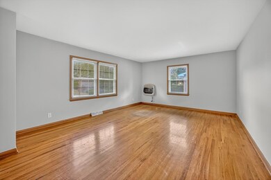 3244 E Gasconade St, Springfield, MO 65804 - photo 7