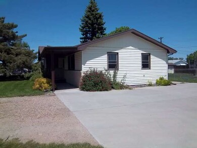 2815 Mcpherson Rd, North Platte, NE 69101 - photo 2
