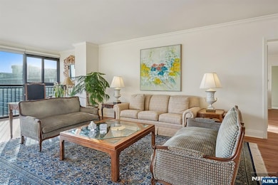 Horizon House unit 1405-1407, Fort Lee, NJ 07024 - photo 4