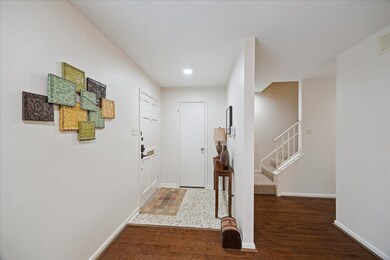 5826 Doliver Dr unit 55, Houston, TX 77057 - photo 3