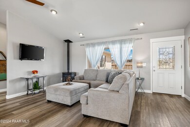 25620 N Burgundy Way, Paulden, AZ 86334 - photo 4