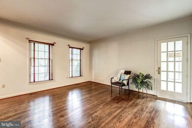 12408 Macao Ct, Herndon, VA 20171 - photo 5