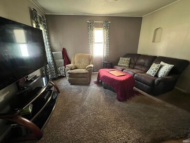 928 W Race St, Portland, IN 47371 - photo 6