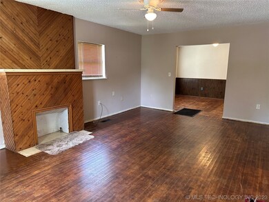 627 N Griffin Ave, Okmulgee, OK 74447 - photo 3