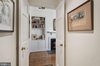 706 Prince St unit 10, Alexandria, VA 22314 - photo 4