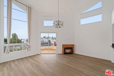 Venice Renaissance unit 321, Venice, CA 90291 - photo 2