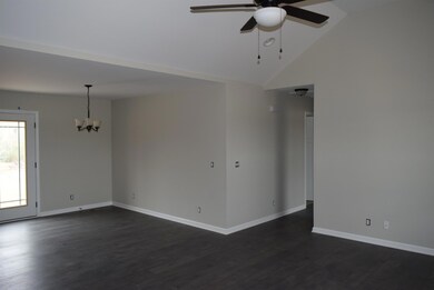 1034 Madison St, Manchester, TN 37355 - photo 3