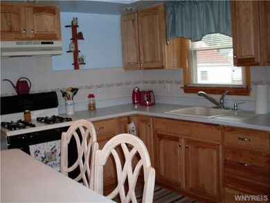 Kitchen Hickory Cabinetry!  Nice counter space!