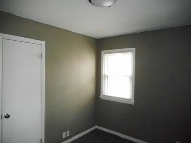1216 Madison St, Cedar Falls, IA 50613 - photo 5