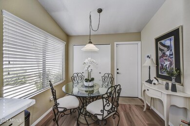 003_Breakfast Nook