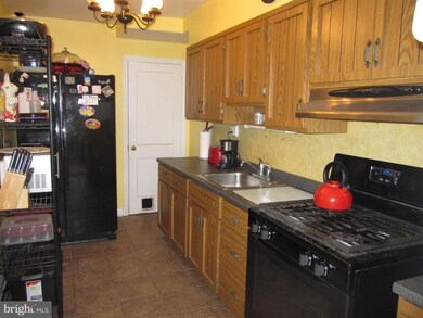 5914 Plumer Ave, Baltimore, MD 21206 - photo 5