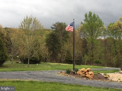 676 Timberland Manor Dr, Bentonville, VA 22610 - photo 2