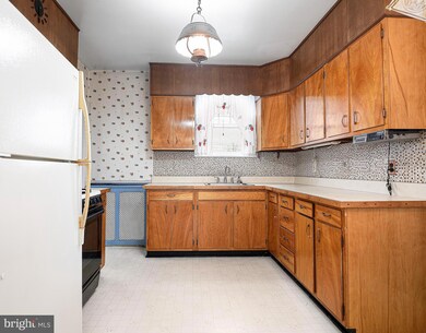 6212 Tramore Rd, Baltimore, MD 21214 - photo 4