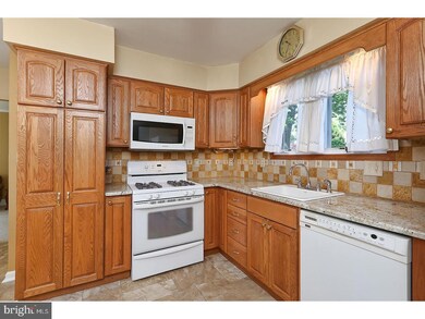 5 Cambridge Dr, West Deptford, NJ 08096 - photo 3