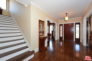 2103 Buckingham Rd, Los Angeles, CA 90016 - photo 3