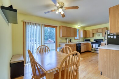 32 Clark St, Chicopee, MA 01013 - photo 4