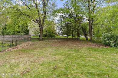 3-web-or-mls-15-oak-tree-ln